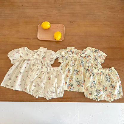 2026 Sommer-Babykleidungsset: Baby-Mädchen-Set mit Blumenmuster, T-Shirt mit Peter-Pan-Kragen und Bloomer, 2-teilig