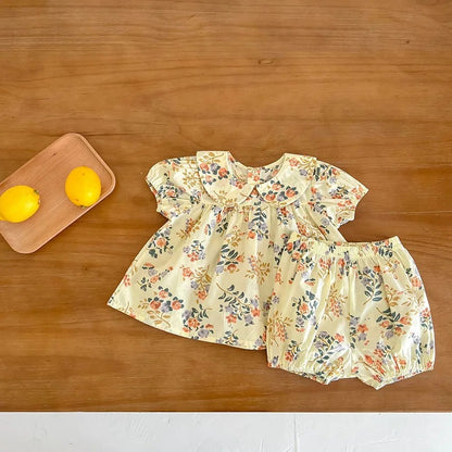 2026 Sommer-Babykleidungsset: Baby-Mädchen-Set mit Blumenmuster, T-Shirt mit Peter-Pan-Kragen und Bloomer, 2-teilig