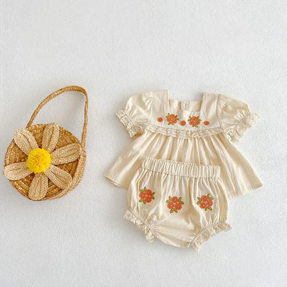 Sommer-Babykleidungsset 2026: Mädchen-Outfit mit Blumenstickerei – Peter-Pan-T-Shirt und Shorts – Kleidungsset für kleine Mädchen